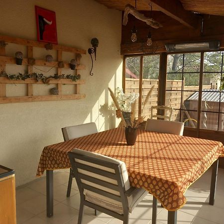 Les Coronilles Bed and Breakfast Beaucaire  Εξωτερικό φωτογραφία