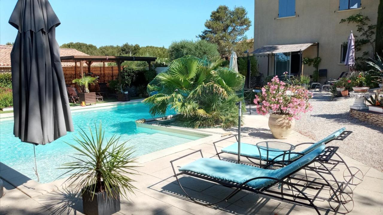 Les Coronilles Bed and Breakfast Beaucaire  Εξωτερικό φωτογραφία