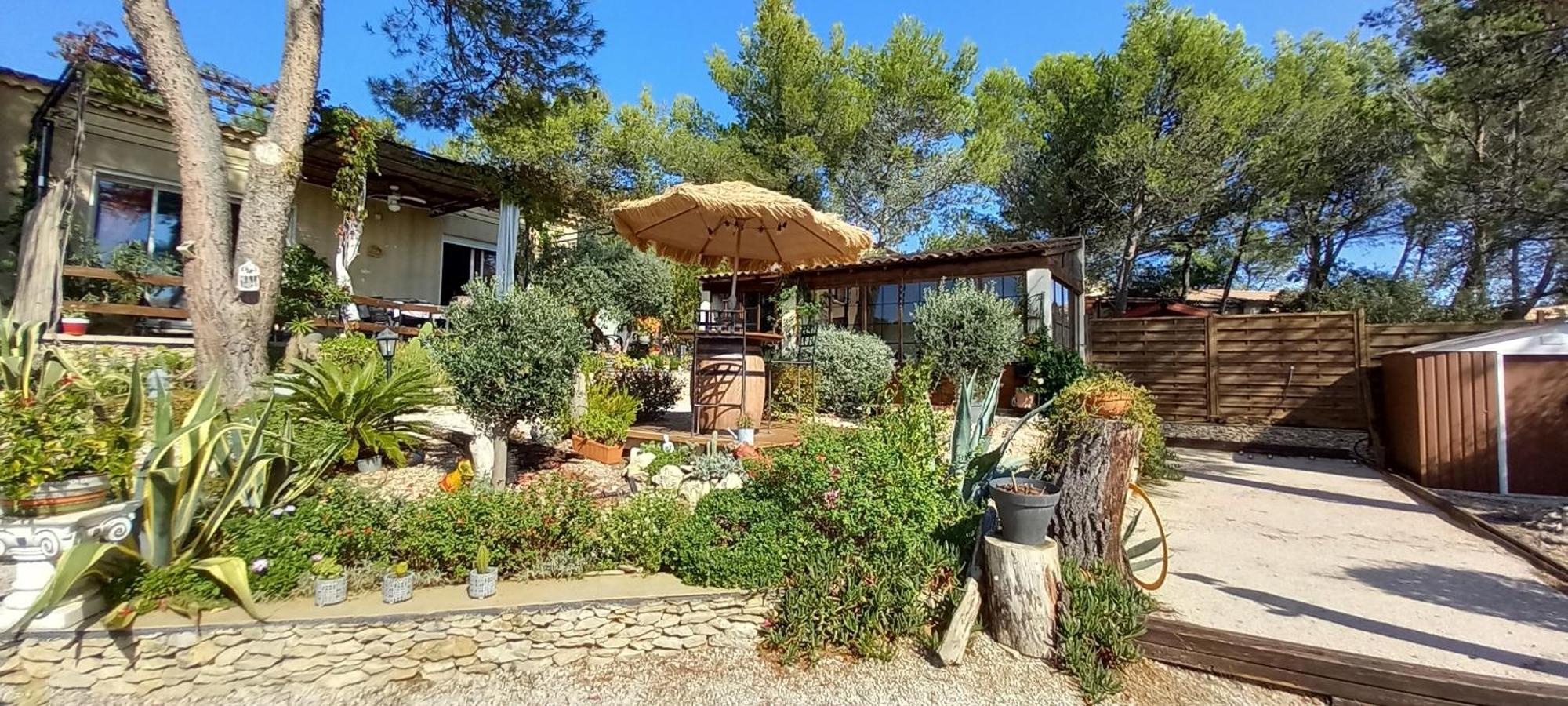 Les Coronilles Bed and Breakfast Beaucaire  Εξωτερικό φωτογραφία